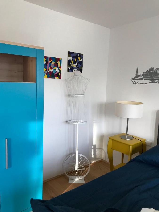 Yellow Flower Apartment With Pool - 5 Min To Lake Viena Exterior foto