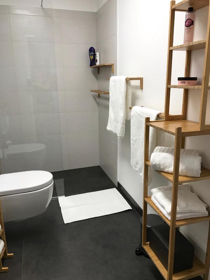 Yellow Flower Apartment With Pool - 5 Min To Lake Viena Exterior foto